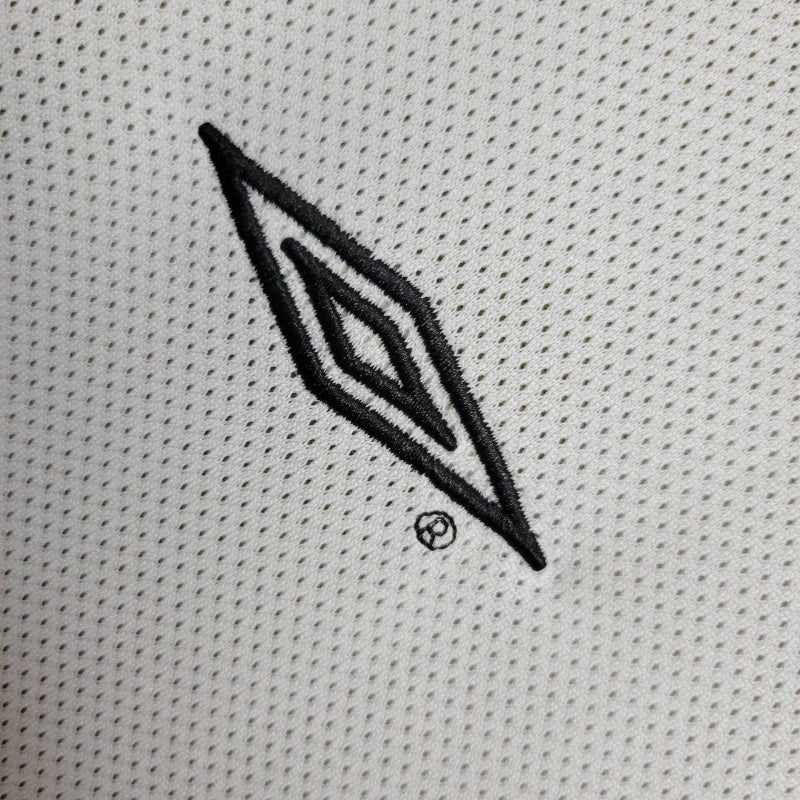 Camisa Pronta Entrega Manchester United Dupla Face 2001/02 - Umbro Retrô Masculina - Edição Especial 100 anos - Dourada/Branca