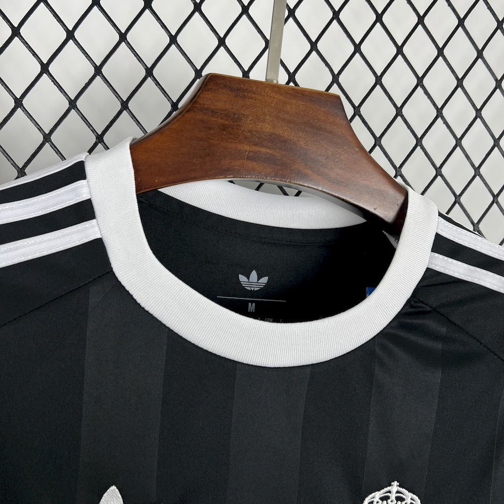 Camisa Pronta Entrega Real Madrid Treino 2025/26 - Adidas Torcedor Masculina - Preta/Branca