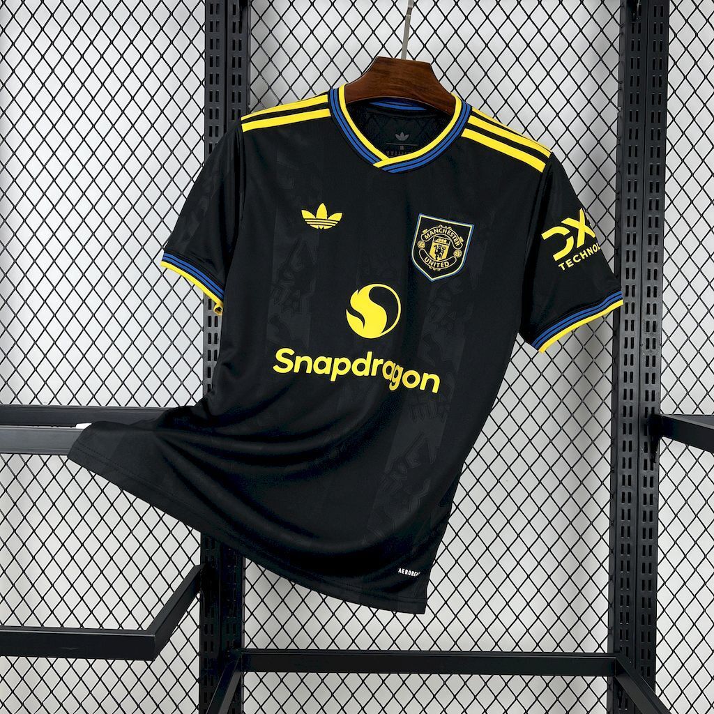 Camisa Pronta Entrega Manchester United 2025/26 - Adidas Torcedor Masculina - Preta/Amarela