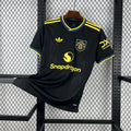 Camisa Pronta Entrega Manchester United 2025/26 - Adidas Torcedor Masculina - Preta/Amarela