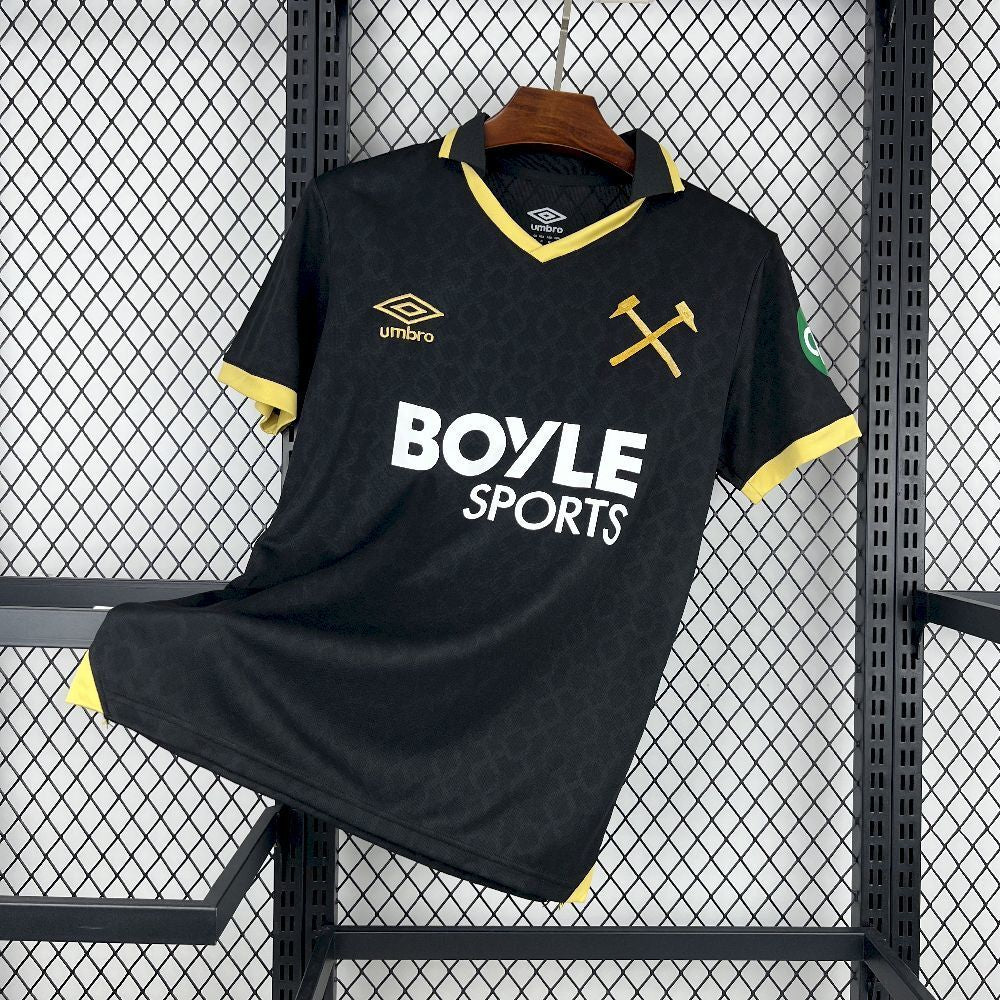 Camisa Pronta Entrega West Ham Edição Black 2025/26 - Umbro Torcedor Masculina - Preta/Dourado