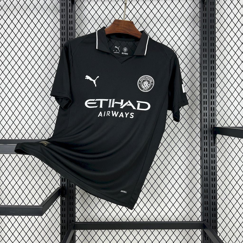Camisa Pronta Entrega Manchester City Edição Especial 2025/26 - Puma Torcedor Masculina - Preta/Prata