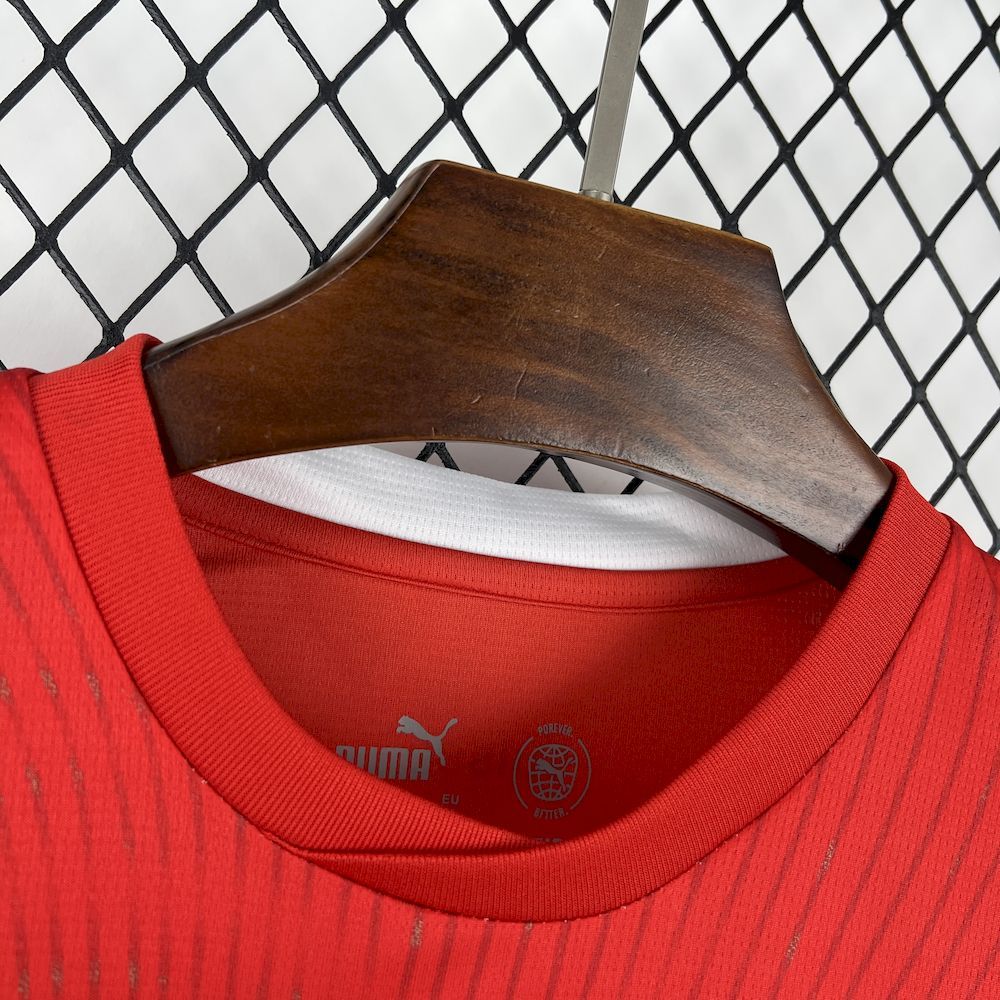 Camisa Pronta Entrega Seleção Suíça Home 2026/27 - Puma Torcedor Masculina - Vermelha/Branca