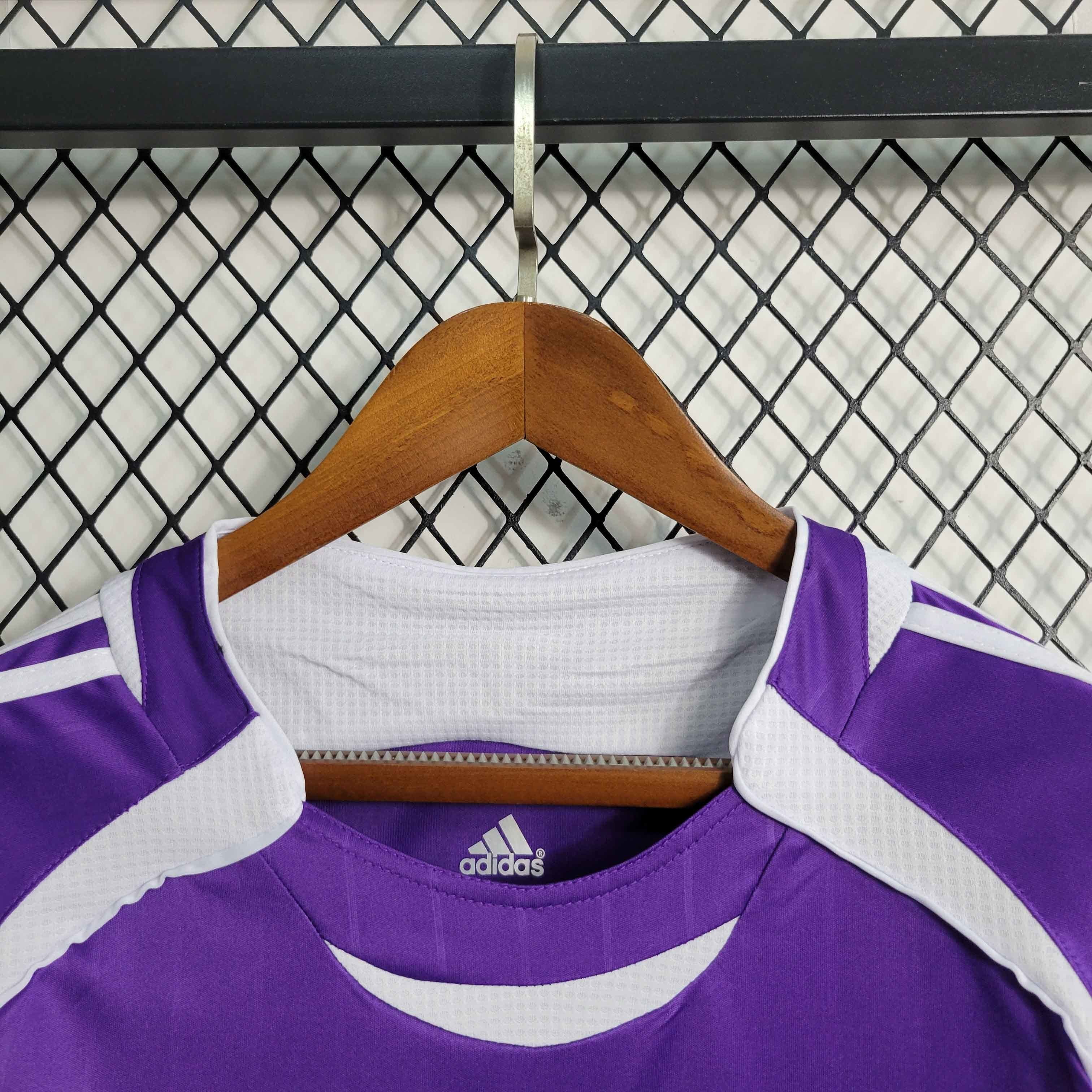 Camisa Pronta Entrega Real Madrid Away 2006/07 - Adidas Retrô Masculina - Roxa/Branca