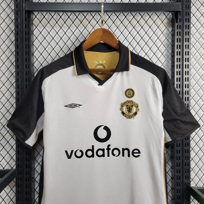 Camisa Pronta Entrega Manchester United Dupla Face 2001/02 - Umbro Retrô Masculina - Edição Especial 100 anos - Dourada/Branca