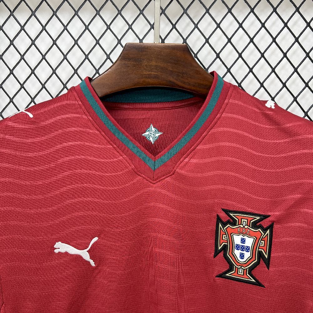 Camisa Pronta Entrega Seleção Portugal Home 2026/27 - Puma Torcedor Masculina - Vermelha/Verde