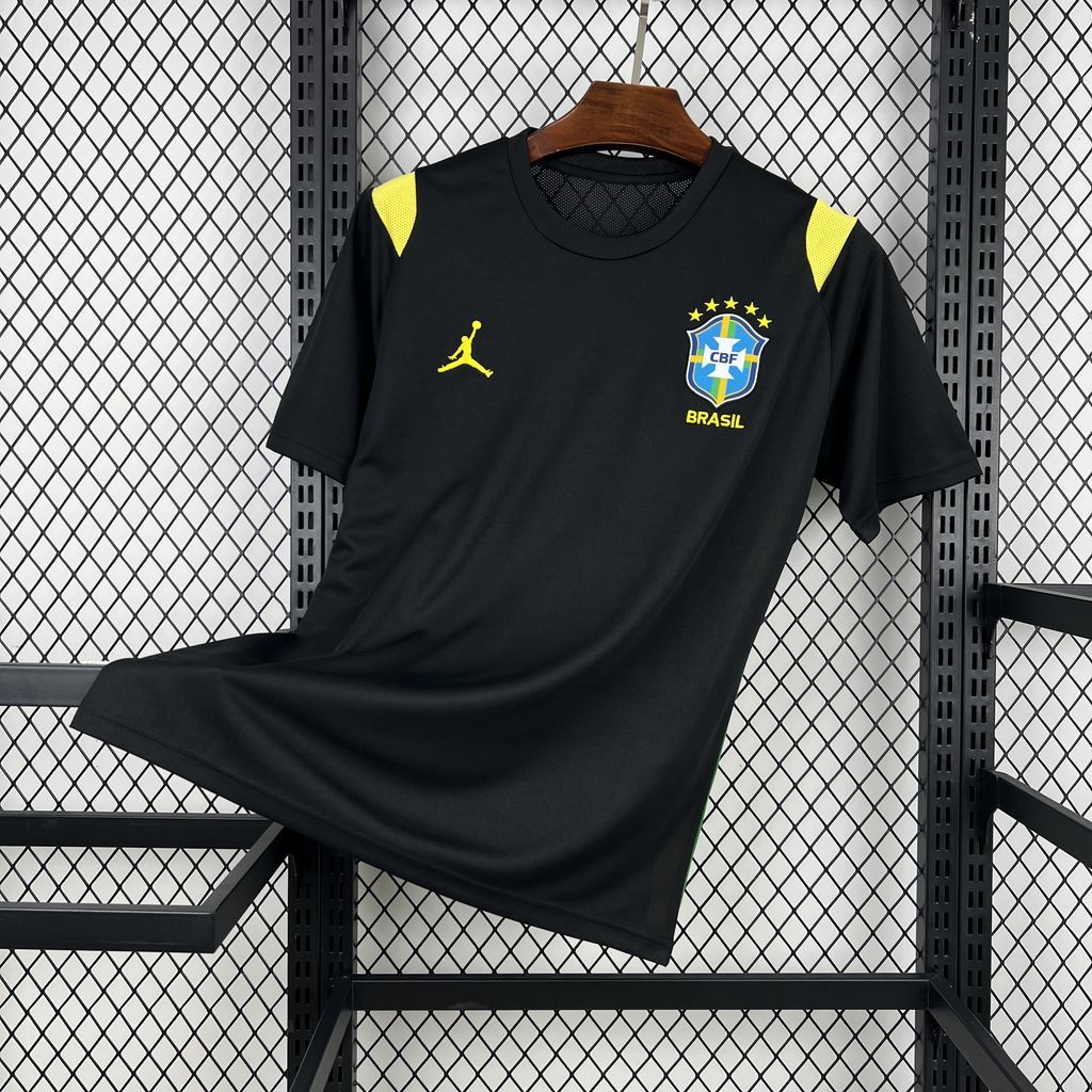 Camisa Pronta Entrega Seleção Brasil Pré Jogo 2026/27 - Jordan Torcedor Masculina - Preta/Amarela