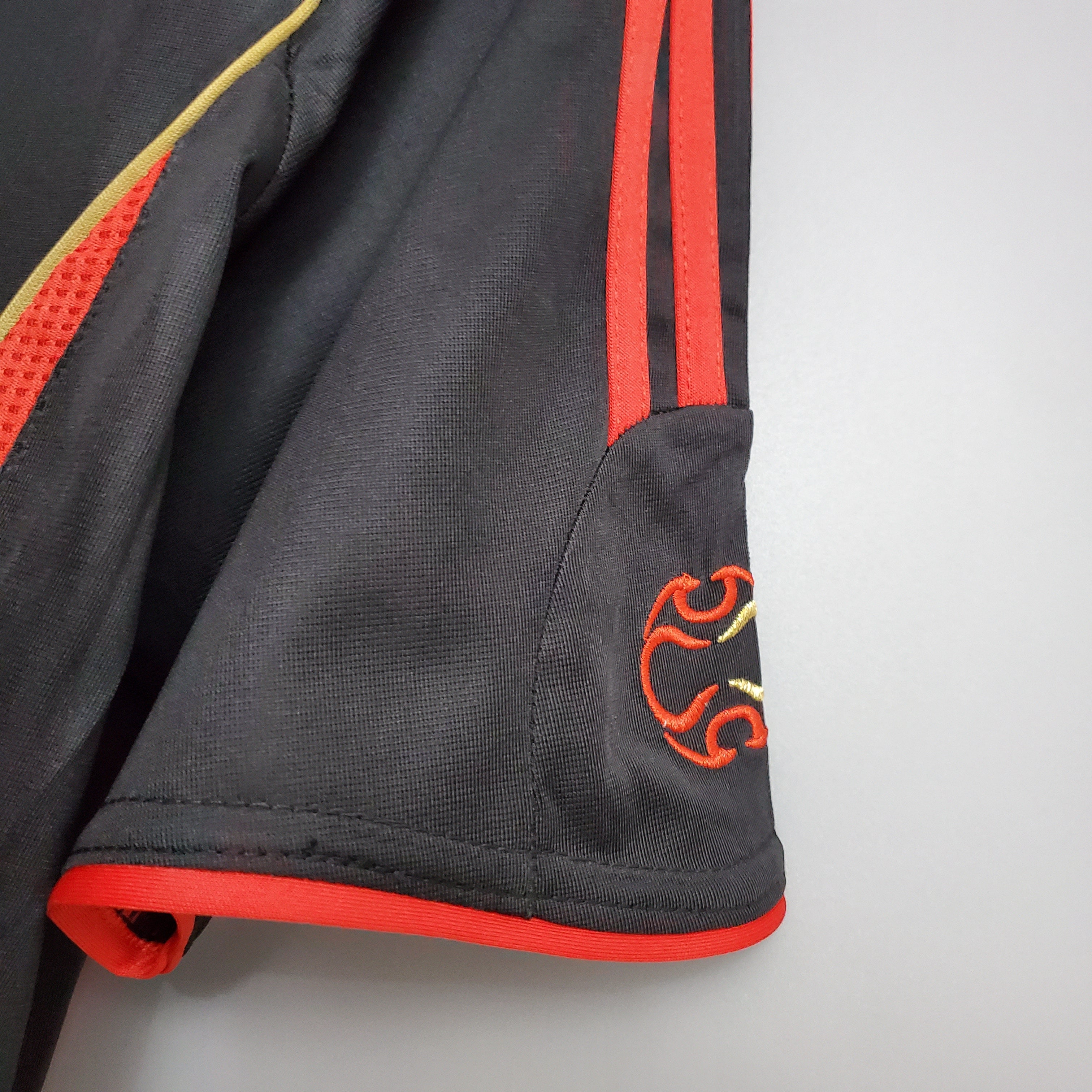 Camisa Pronta Entrega Milan Away 2006/07 - Adidas Retrô Masculina - Preta/Vermelha
