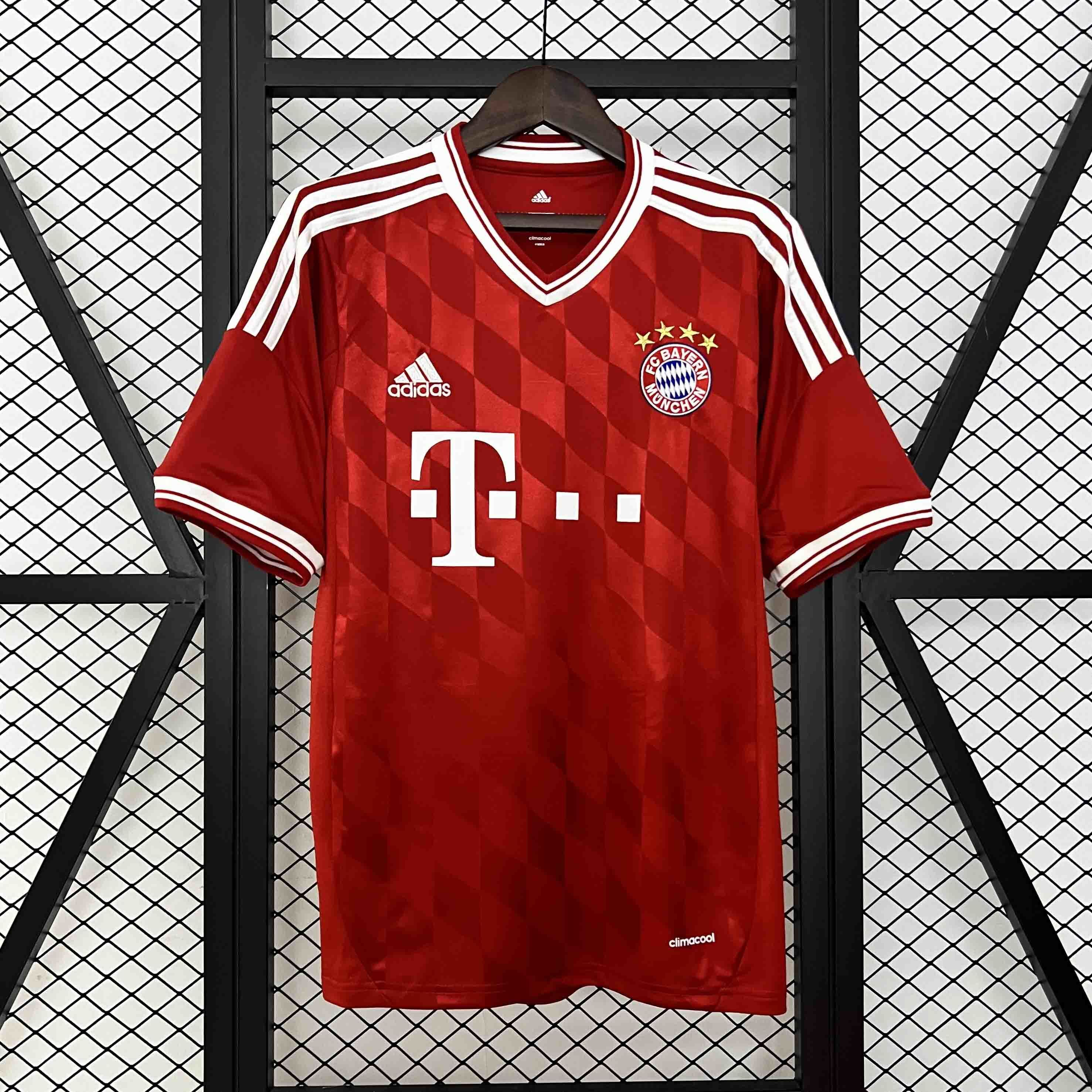 Camisa Pronta Entrega Bayern de Munique Home 2013/14 - Adidas Retrô Masculina - Vermelha/Branca