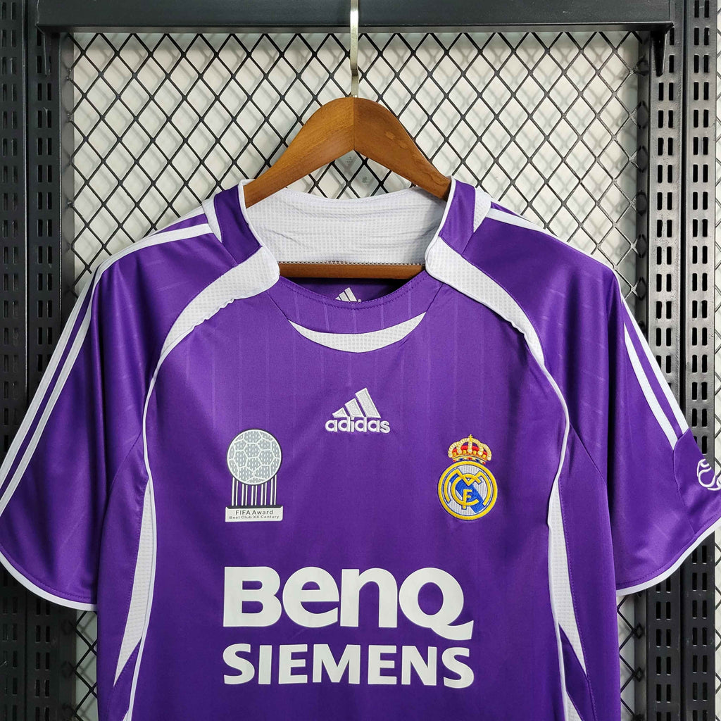 Camisa Pronta Entrega Real Madrid Away 2006/07 - Adidas Retrô Masculina - Roxa/Branca