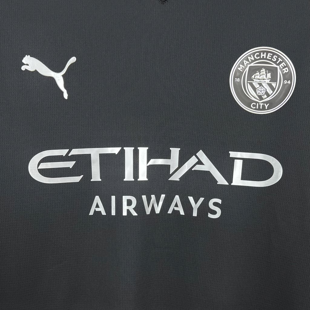 Camisa Pronta Entrega Manchester City Edição Especial 2025/26 - Puma Torcedor Masculina - Preta/Prata