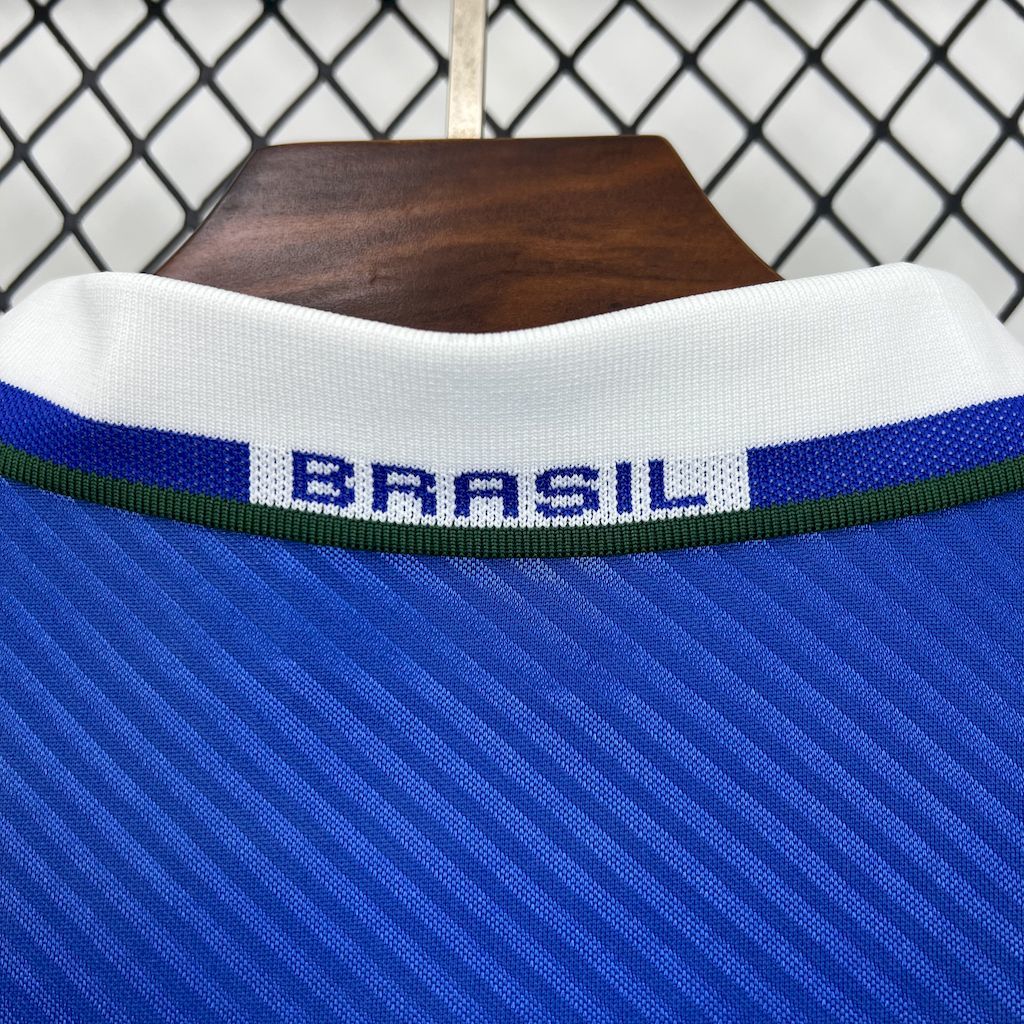 Camisa Pronta Entrega Seleção Brasileira Away 1993/1994 - Umbro Retrô Masculina - Azul/Branca