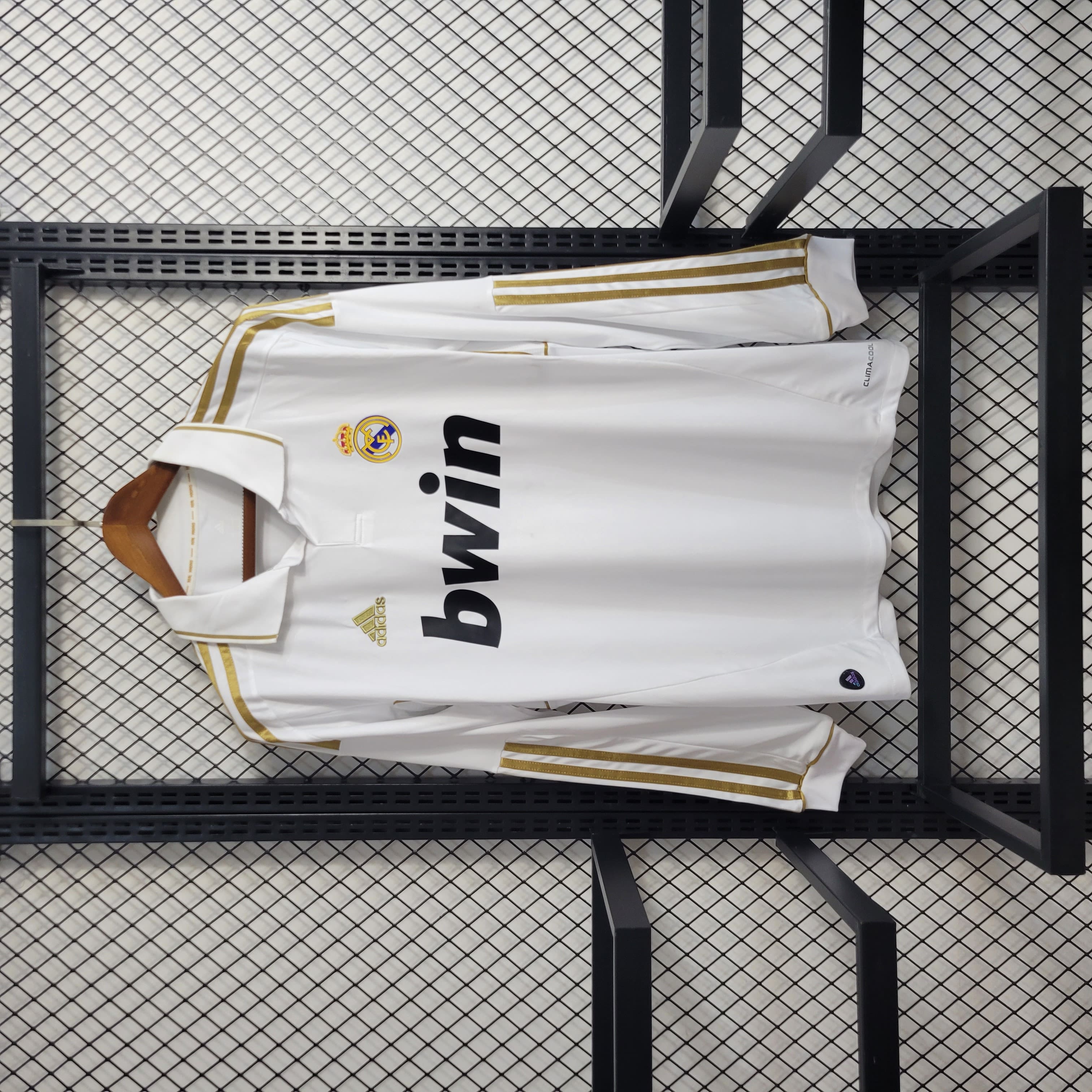 Camisa Manga Longa Pronta Entrega Real Madrid Home 2011/12 - Adidas Retrô Masculina - Branca/Dourada + Patchs Champions League