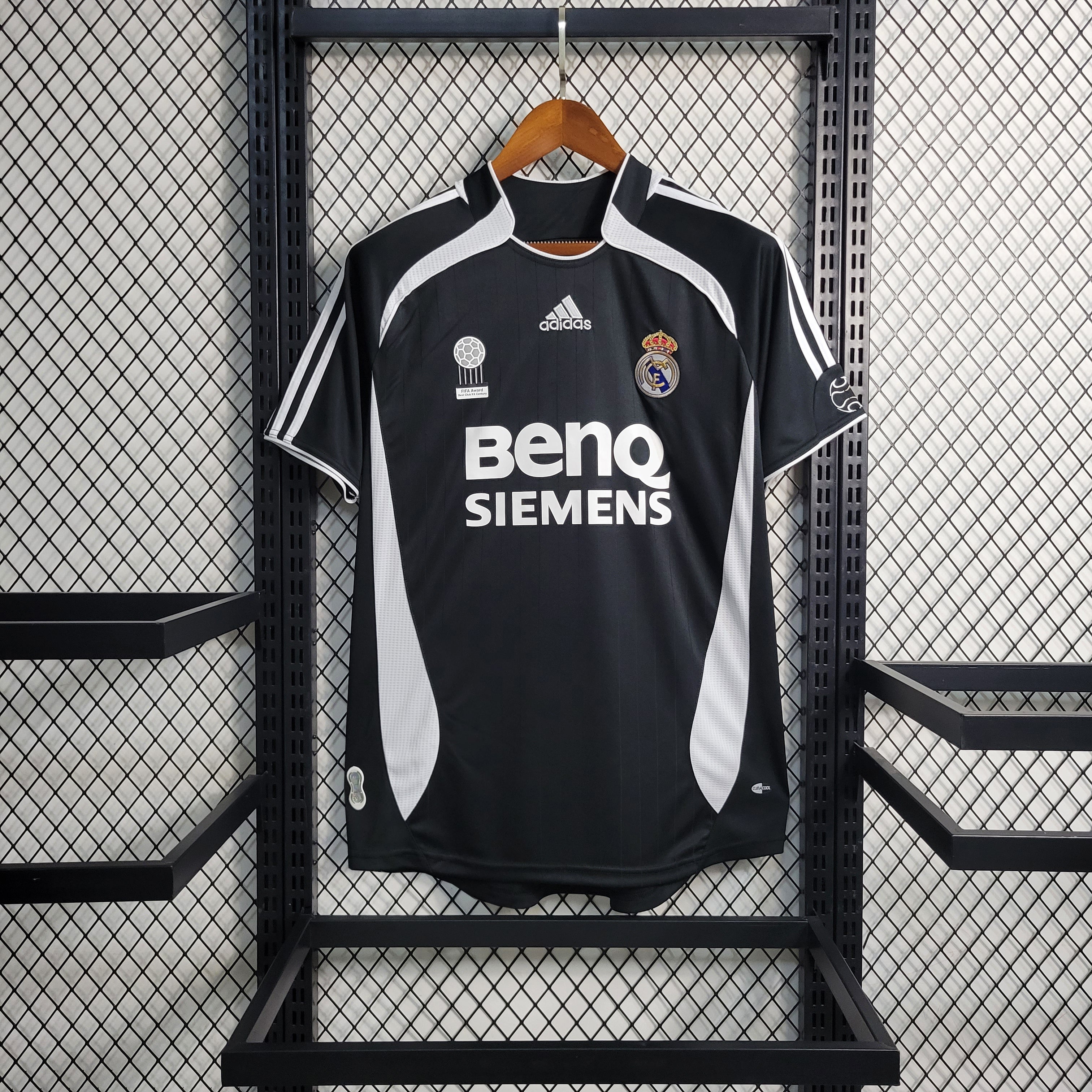 Camisa Pronta Entrega Real Madrid Away 2006/07 - Adidas Retrô Masculina - Preta/Branca