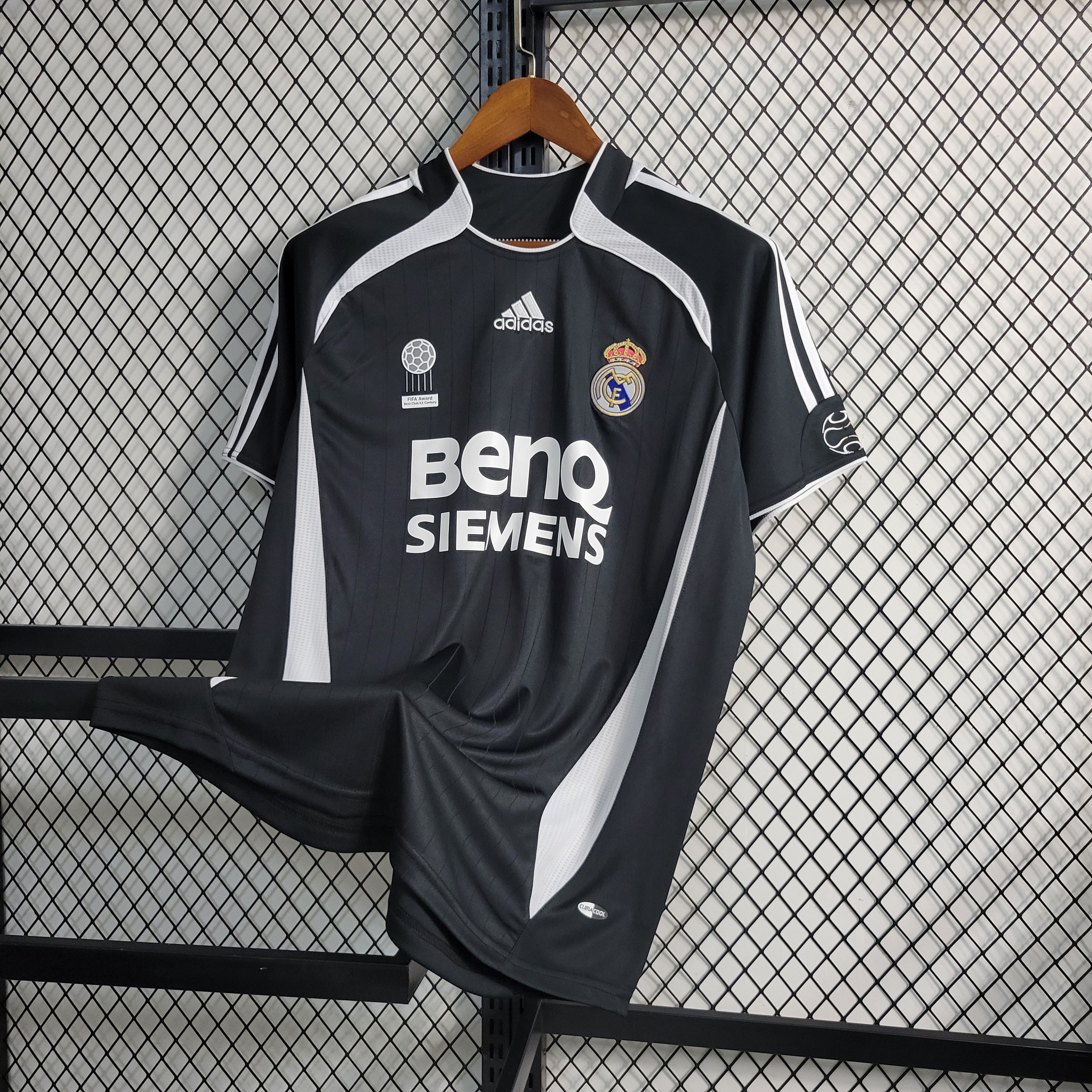 Camisa Pronta Entrega Real Madrid Away 2006/07 - Adidas Retrô Masculina - Preta/Branca