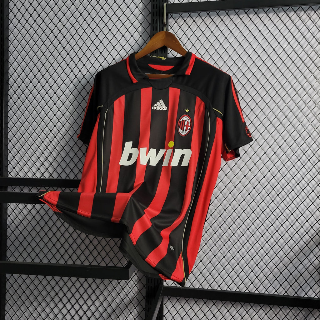 camisa-pronta-entrega-ac-milan-rossoneri-home-titular-1-2006-07-adidas-retro-masculina-masculino-bwin-vermelho-vermelha-preto-preta-kaka-sheva-shevchenko-pirlo-seedorf-nesta-maldini