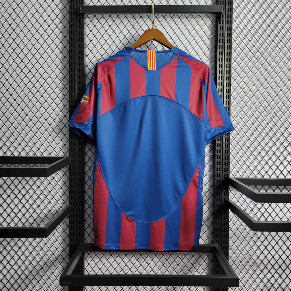 camisa-pronta-entrega-barcelona-barca-home-titular-1-2005-06-nike-retro-masculina-masculino-vermelho-vermelha-azul-ronaldinho-messi-etoo-deco-xavi-puyol