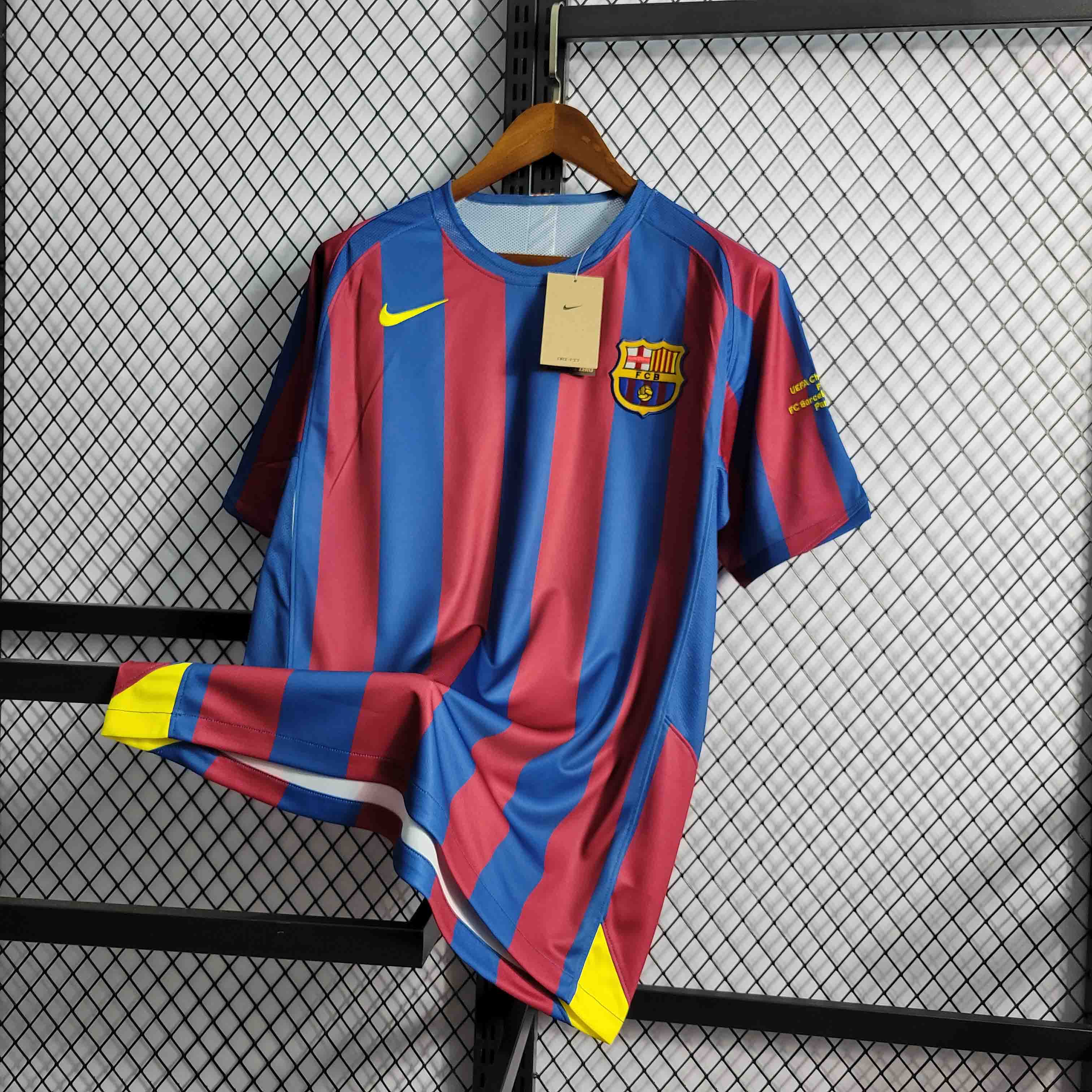 camisa-pronta-entrega-barcelona-barca-home-titular-1-2005-06-nike-retro-masculina-masculino-vermelho-vermelha-azul-ronaldinho-messi-etoo-deco-xavi-puyol