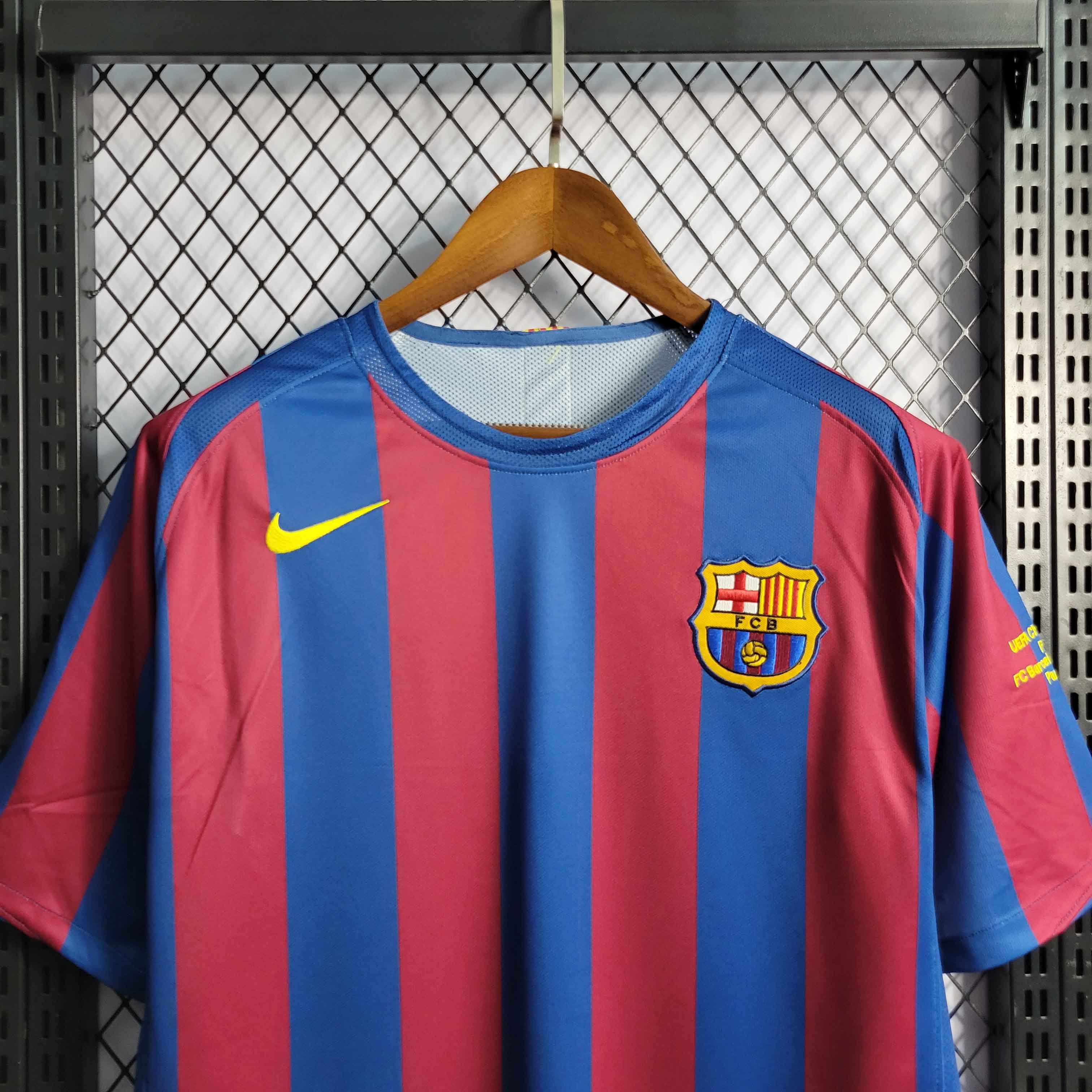 camisa-pronta-entrega-barcelona-barca-home-titular-1-2005-06-nike-retro-masculina-masculino-vermelho-vermelha-azul-ronaldinho-messi-etoo-deco-xavi-puyol