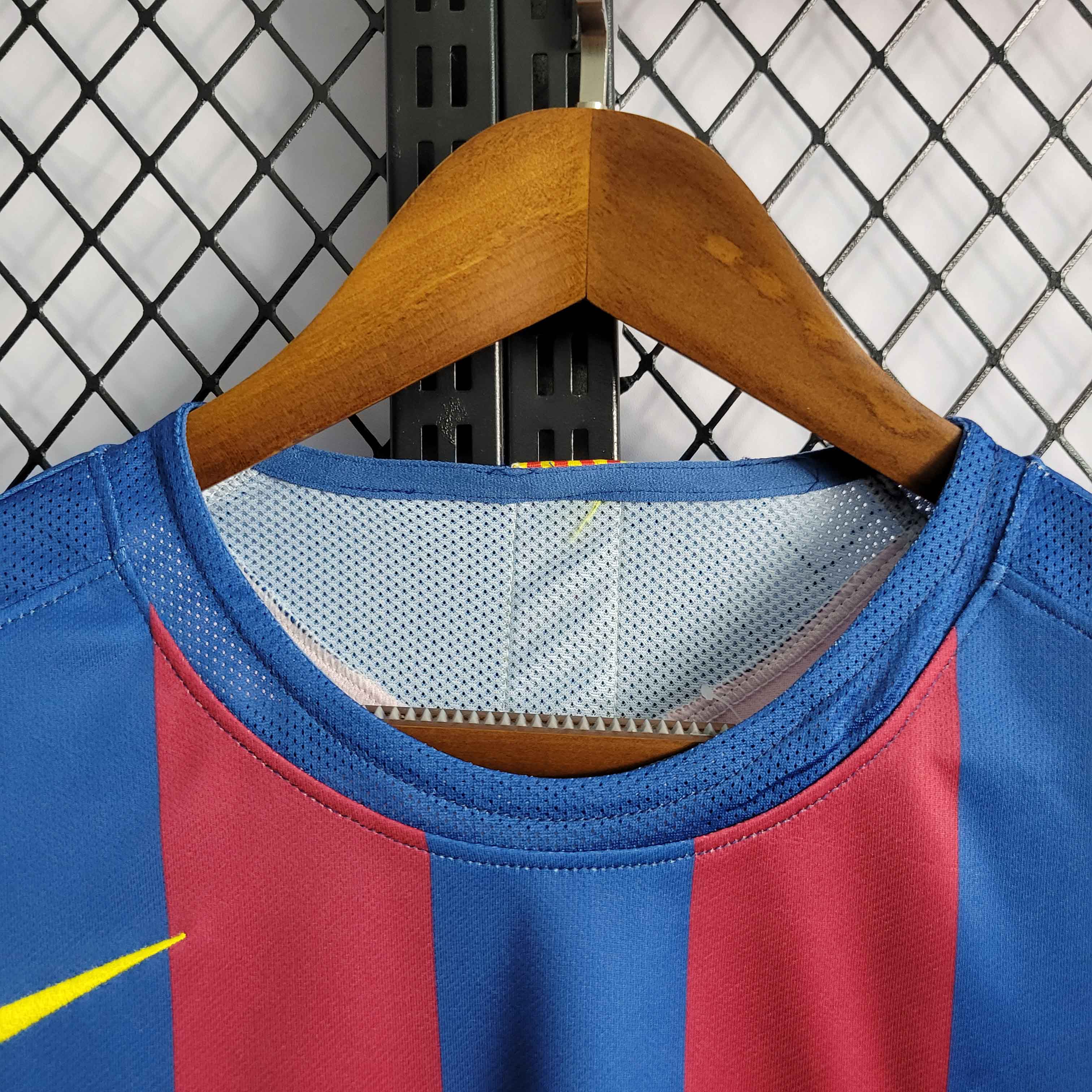 camisa-pronta-entrega-barcelona-barca-home-titular-1-2005-06-nike-retro-masculina-masculino-vermelho-vermelha-azul-ronaldinho-messi-etoo-deco-xavi-puyol