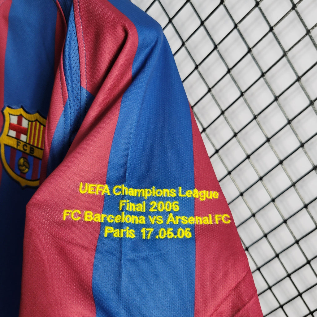 camisa-pronta-entrega-barcelona-barca-home-titular-1-2005-06-nike-retro-masculina-masculino-vermelho-vermelha-azul-ronaldinho-messi-etoo-deco-xavi-puyol
