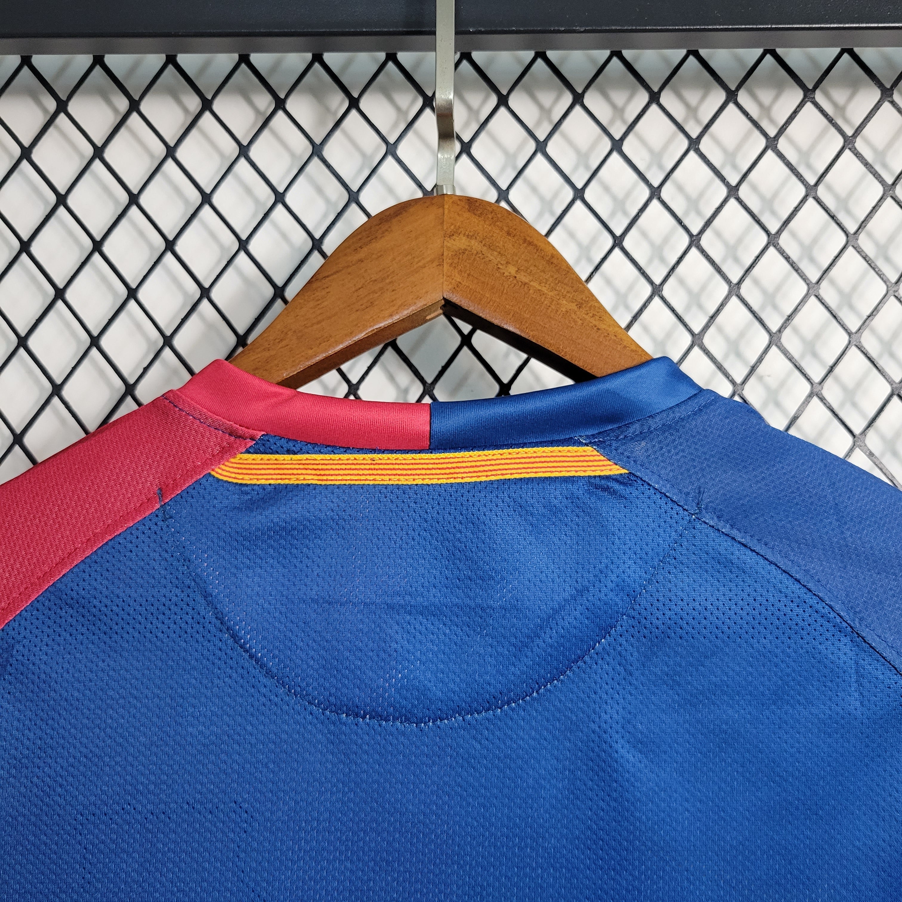 camisa-pronta-entrega-barcelona-blaugrana-home-titular-1-2008-09-nike-retro-masculina-masculino-unicef-la-liga-champions-vermelho-vermelha-azul-messi-henry-etoo-xavi-iniesta-puyol