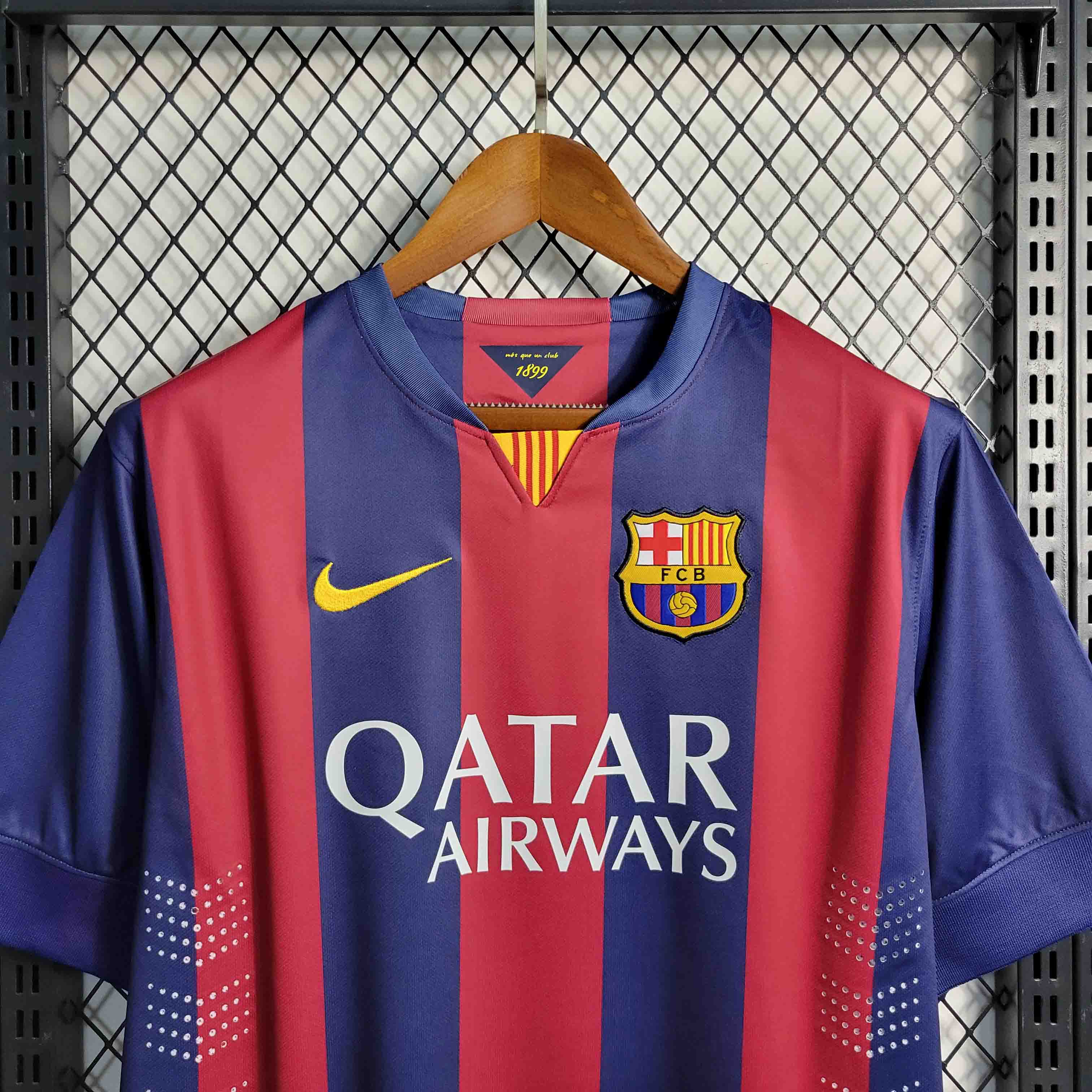 camisa-pronta-entrega-barcelona-blaugrana-home-titular-1-2014-15-nike-retro-masculina-masculino-qatar-airways-la-liga-champions-vermelho-vermelha-azul-messi-neymar-suarez-xavi-iniesta-pique
