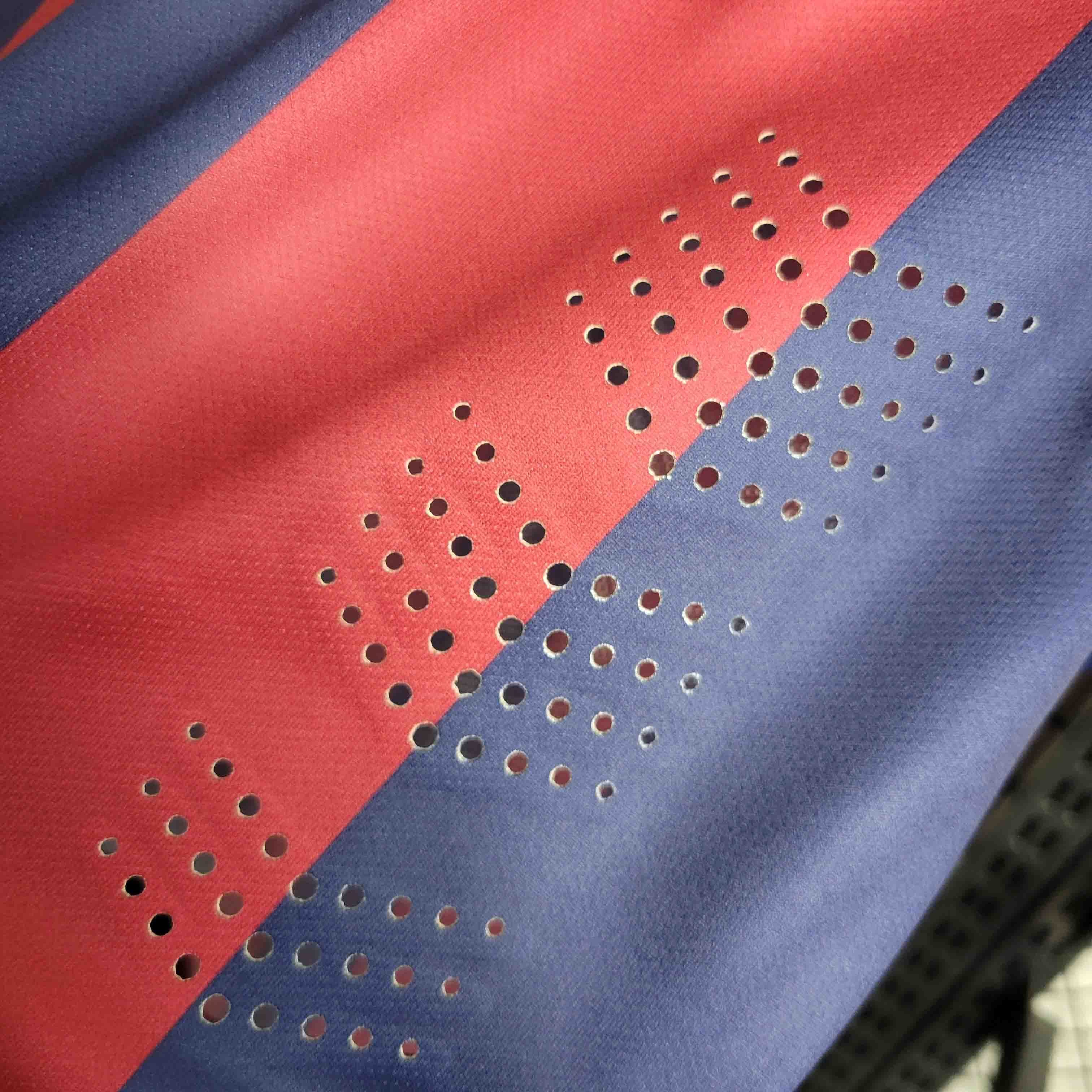 camisa-pronta-entrega-barcelona-blaugrana-home-titular-1-2014-15-nike-retro-masculina-masculino-qatar-airways-la-liga-champions-vermelho-vermelha-azul-messi-neymar-suarez-xavi-iniesta-pique
