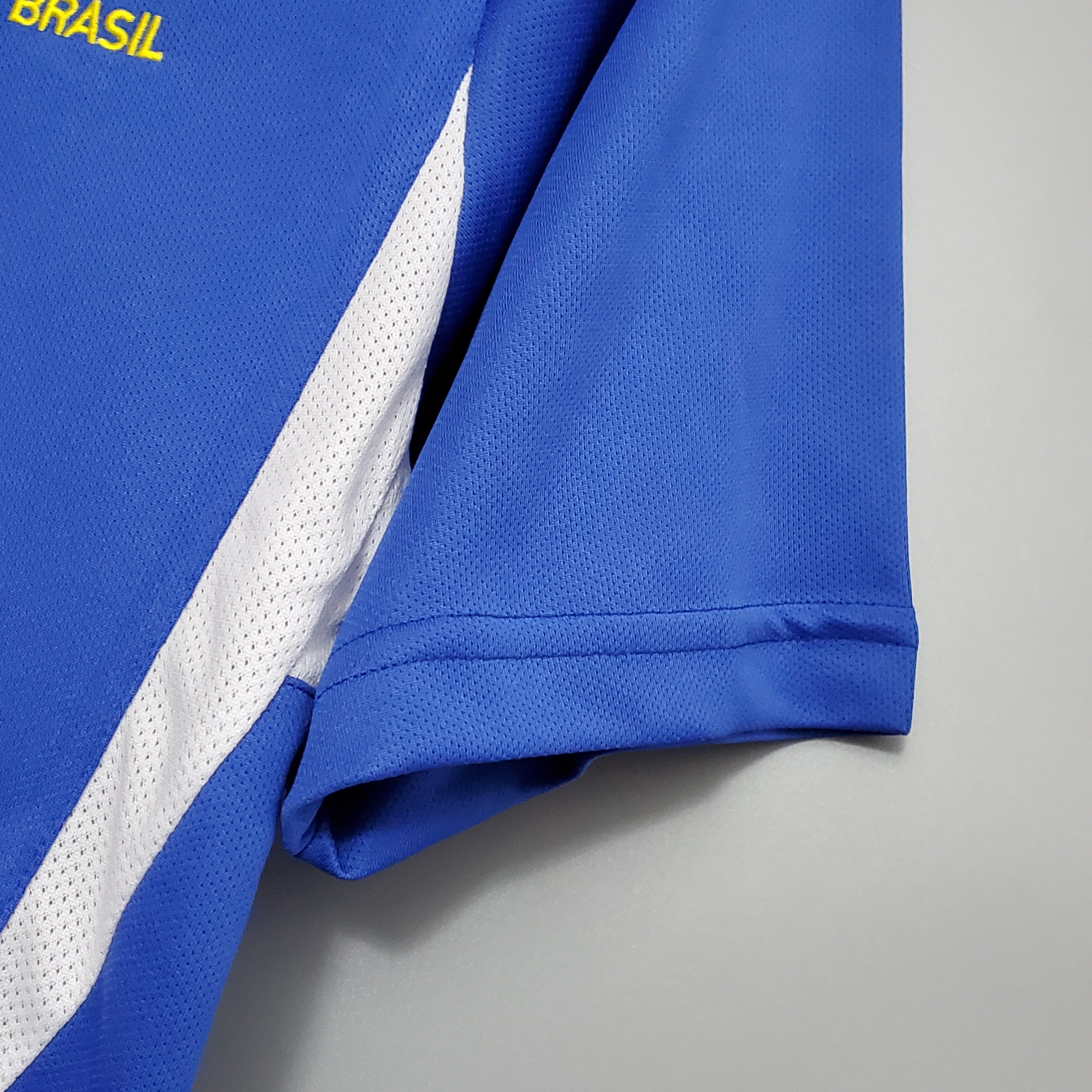 camisa-pronta-entrega-brasil-selecao-brasileira-away-reserva-2-2002-nike-retro-masculina-masculino-fifa-copa-do-mundo-azul-branco-branca-ronaldo-rivaldo-ronaldinho-cafu-roberto-carlos-gilberto-silva-roberto-dalmeida-ronaldao
