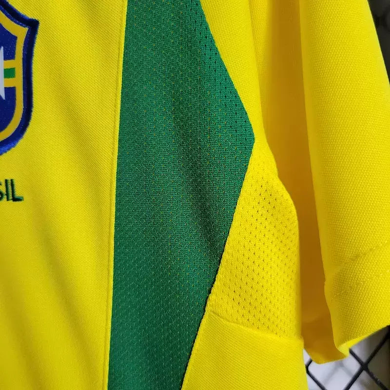 camisa-pronta-entrega-brasil-selecao-brasileira-home-titular-1-2002-nike-retro-masculina-masculino-amarelo-amarela-verde-ronaldo-rivaldo-ronaldinho-cafu-roberto-carlos