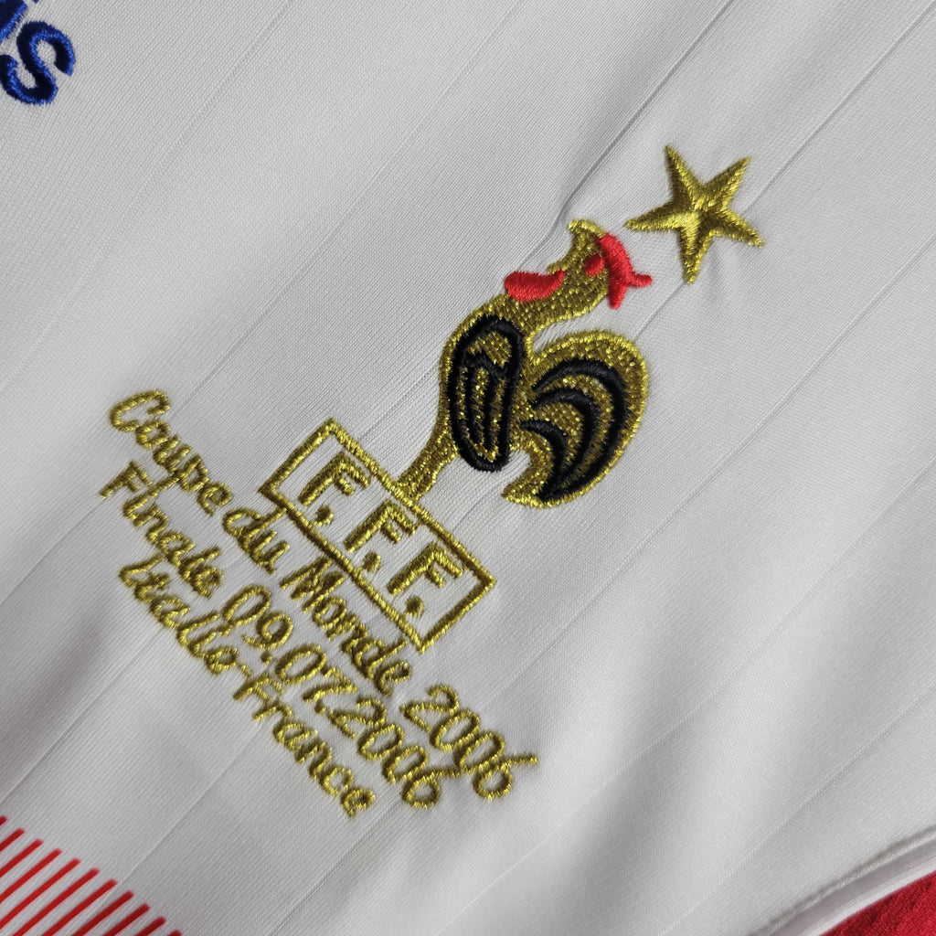camisa-pronta-entrega-franca-selecao-francesa-home-titular-1-2006-07-adidas-retro-masculina-masculino-azul-branco-branca-vermelho-vermelha-zidane-henry-ribery-thuram-makelele