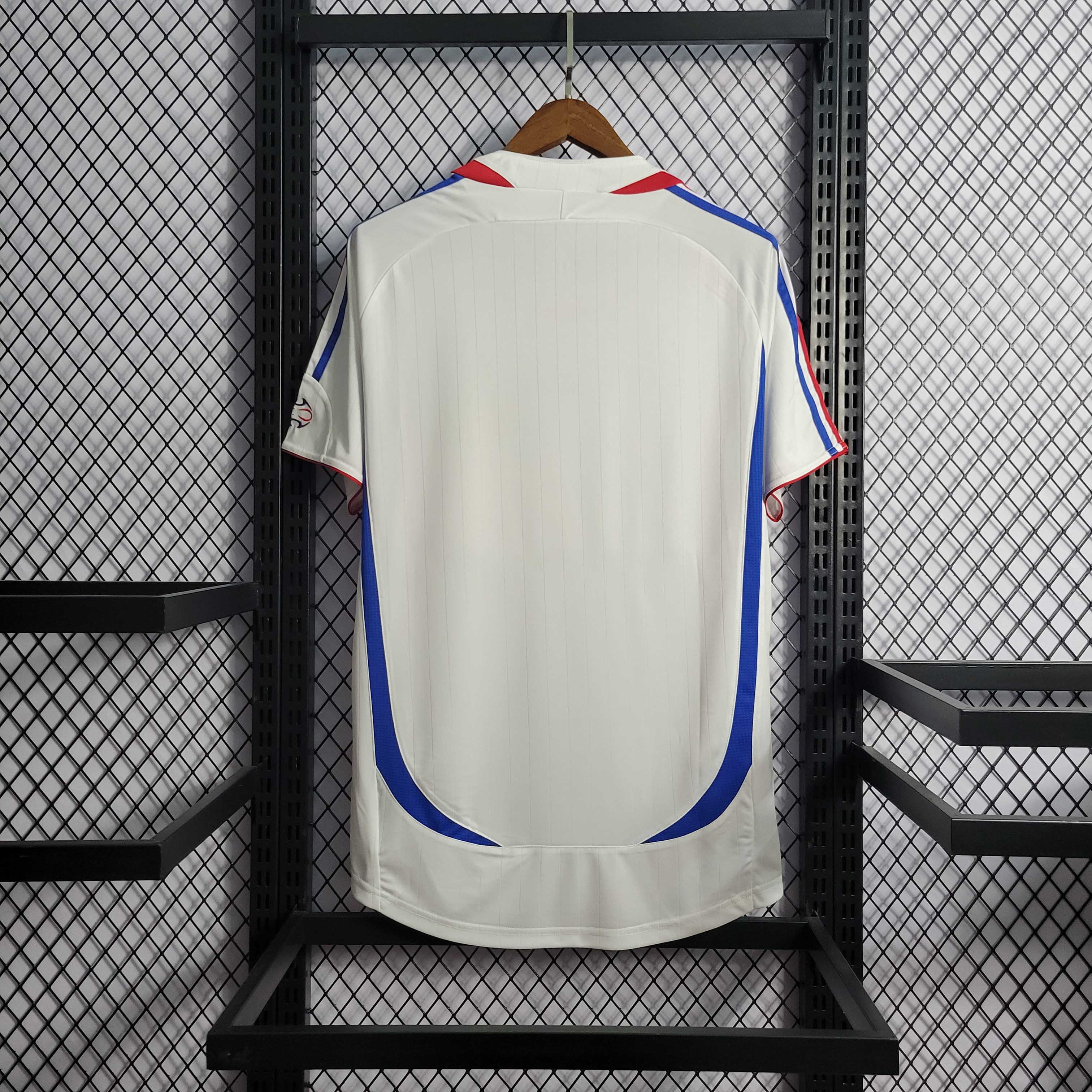 camisa-pronta-entrega-franca-selecao-francesa-home-titular-1-2006-07-adidas-retro-masculina-masculino-azul-branco-branca-vermelho-vermelha-zidane-henry-ribery-thuram-makelele