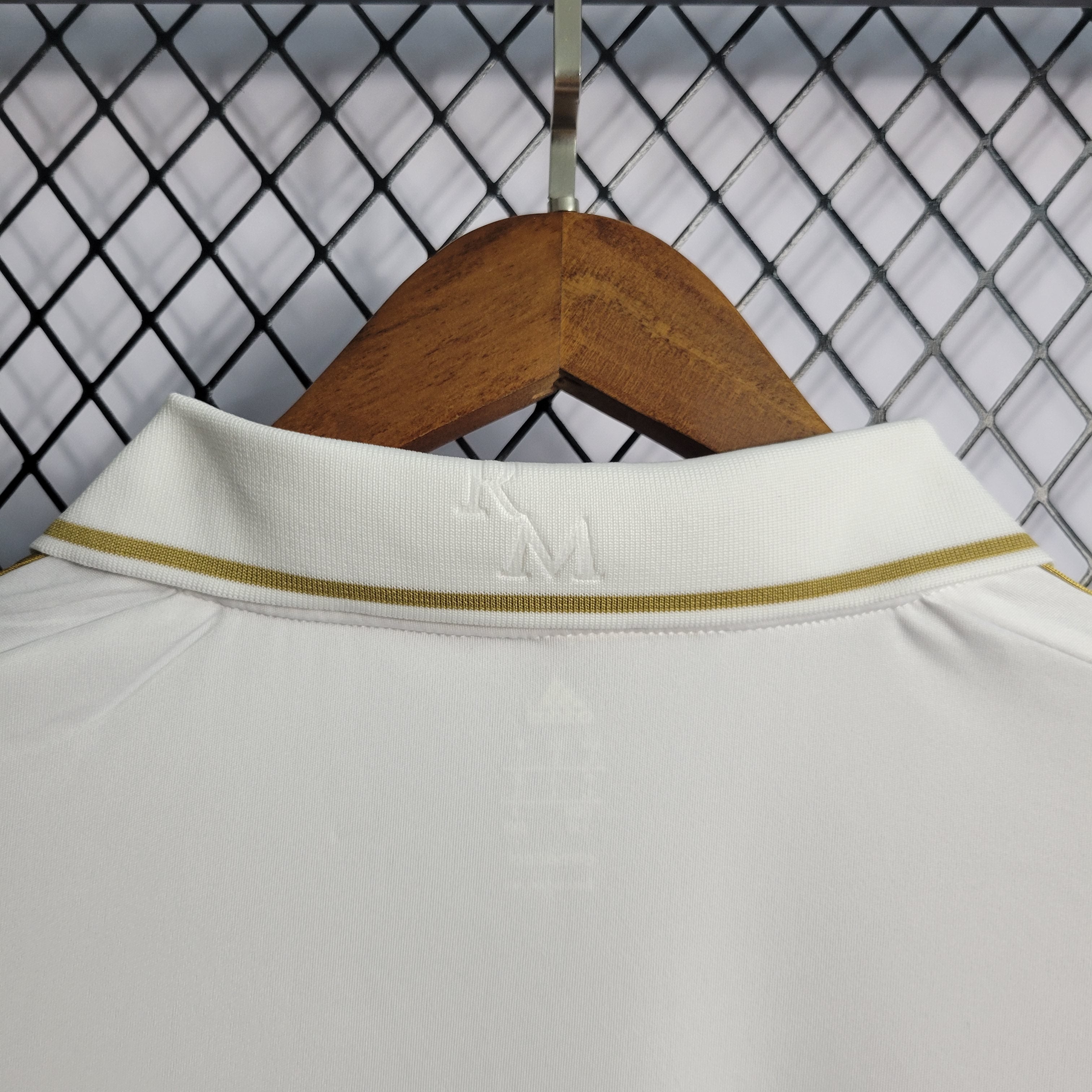 camisa-pronta-entrega-real-madrid-merengues-home-titular-1-2011-12-adidas-retro-masculina-masculino-bwin-la-liga-champions-branco-branca-dourado-dourada-cristiano-ronaldo-benzema-ozil-ramos