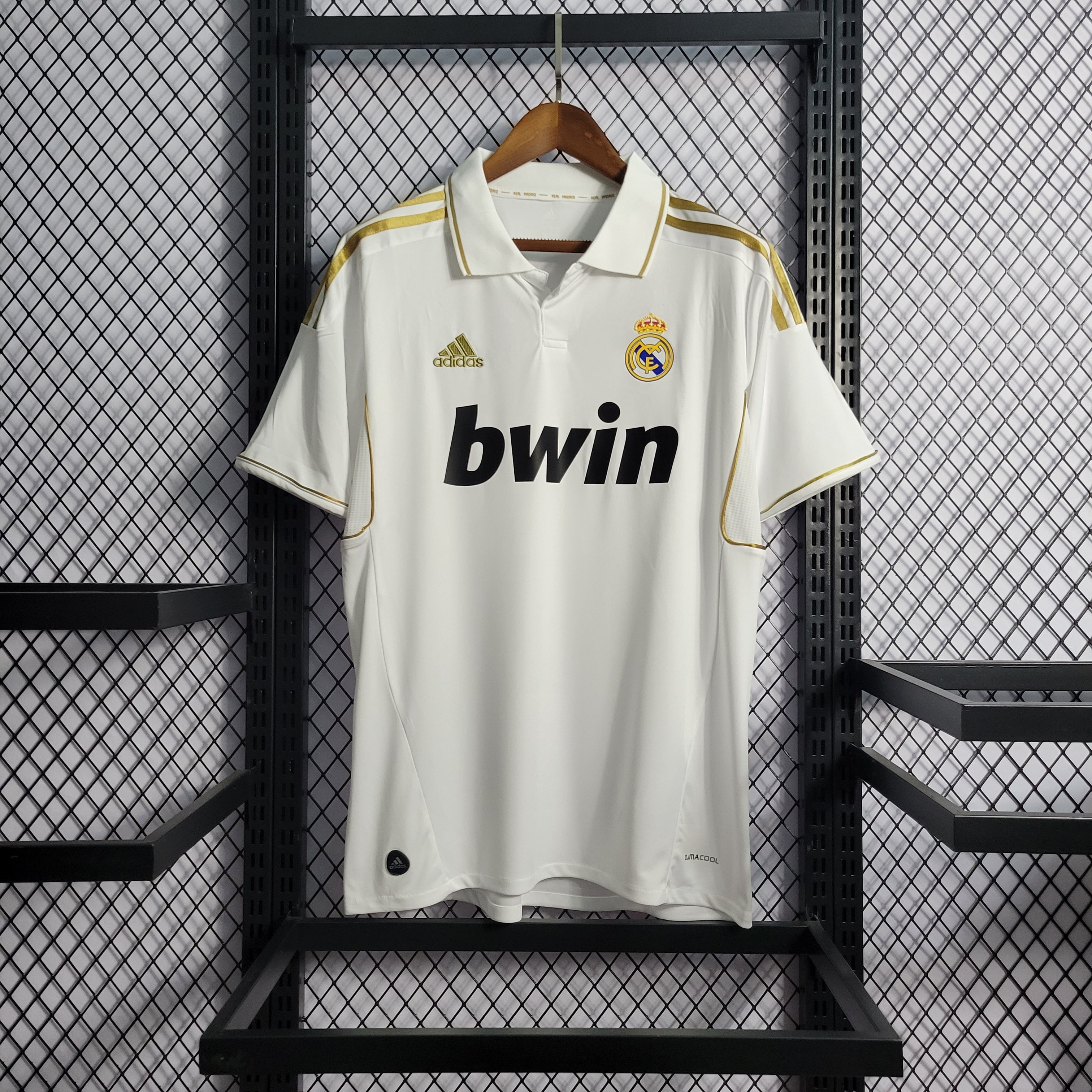 camisa-pronta-entrega-real-madrid-merengues-home-titular-1-2011-12-adidas-retro-masculina-masculino-bwin-la-liga-champions-branco-branca-dourado-dourada-cristiano-ronaldo-benzema-ozil-ramos