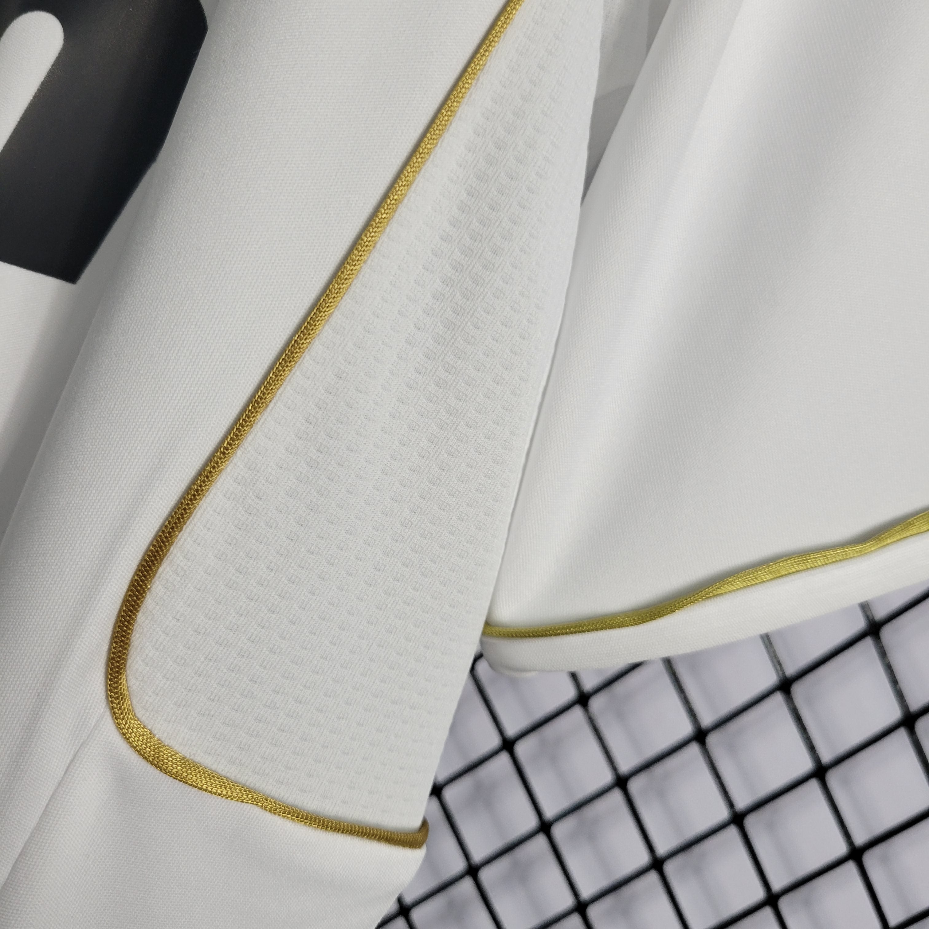 camisa-pronta-entrega-real-madrid-merengues-home-titular-1-2011-12-adidas-retro-masculina-masculino-bwin-la-liga-champions-branco-branca-dourado-dourada-cristiano-ronaldo-benzema-ozil-ramos