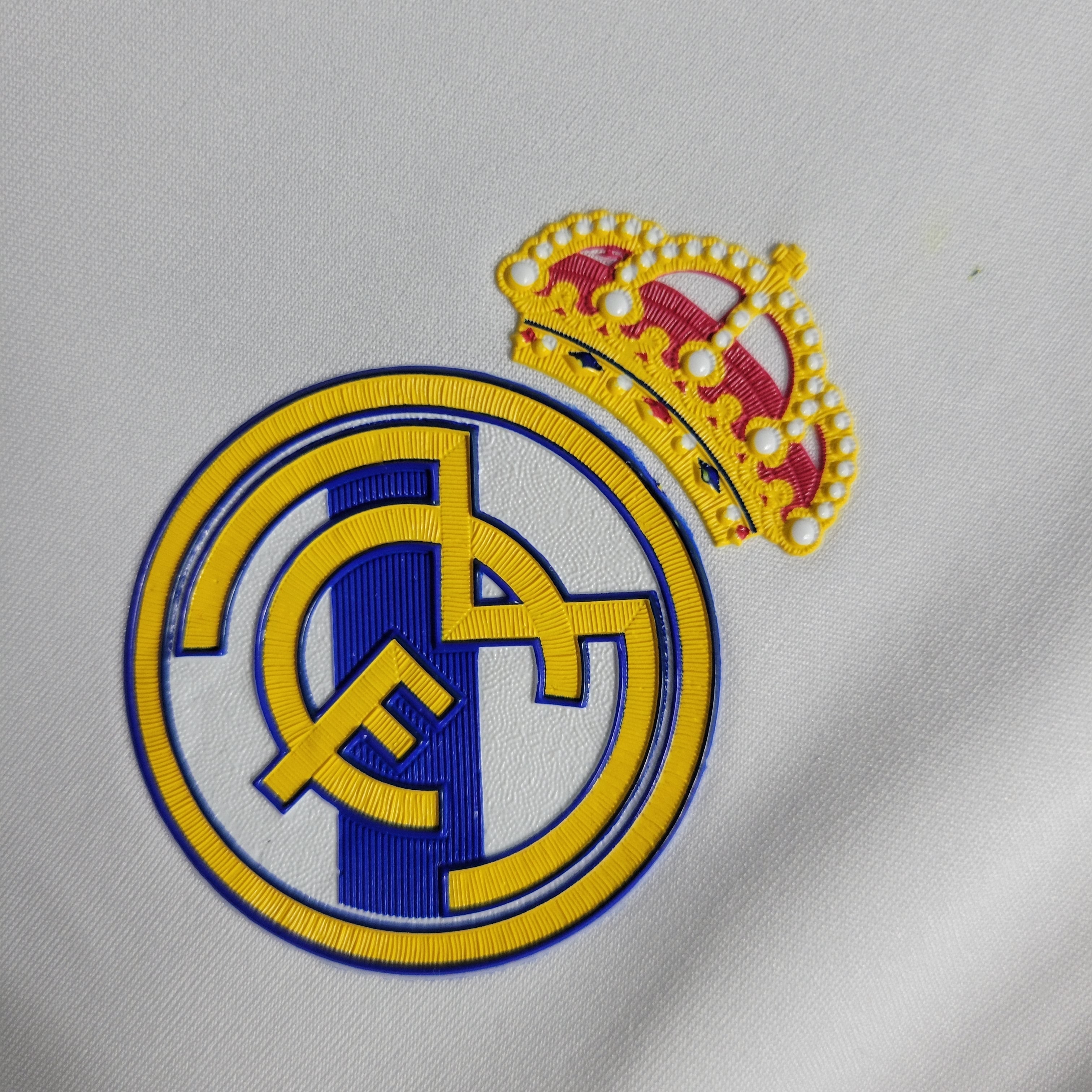 camisa-pronta-entrega-real-madrid-merengues-home-titular-1-2011-12-adidas-retro-masculina-masculino-bwin-la-liga-champions-branco-branca-dourado-dourada-cristiano-ronaldo-benzema-ozil-ramos
