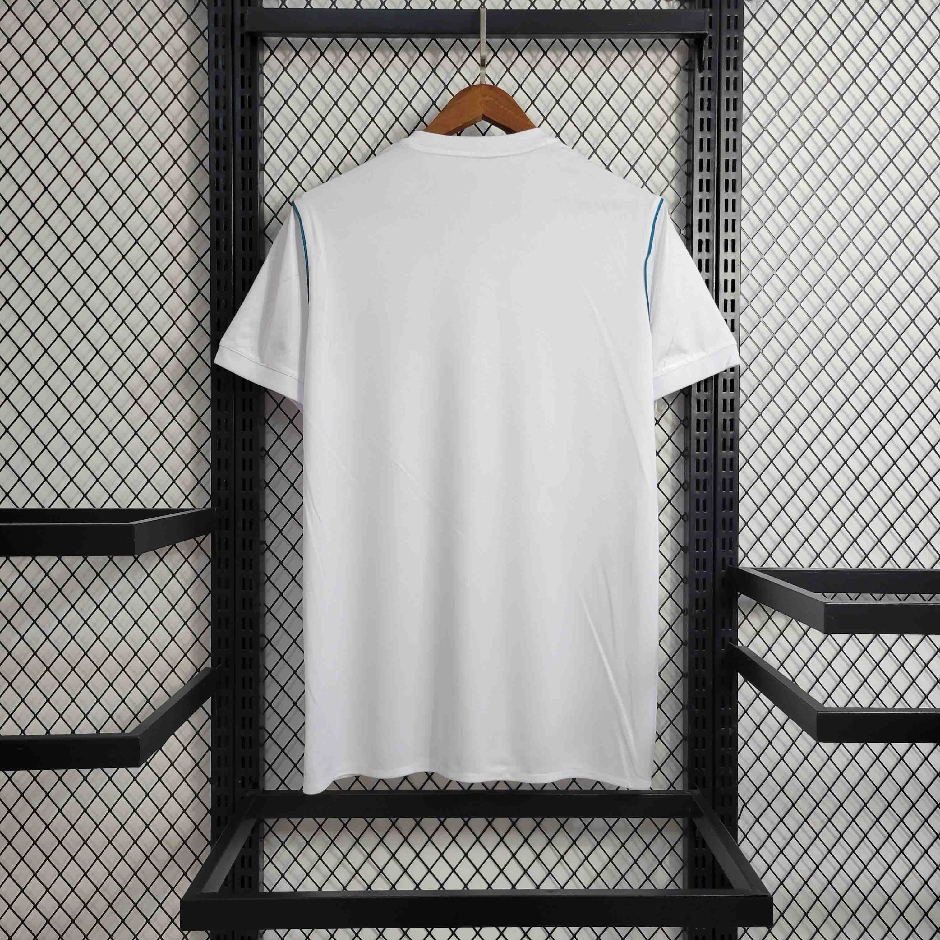 camisa-pronta-entrega-real-madrid-merengues-home-titular-1-2017-18-adidas-retro-masculina-masculino-fly-emirates-la-liga-champions-branco-branca-azul-cristiano-ronaldo-benzema-bale-ramos-modric-kroos