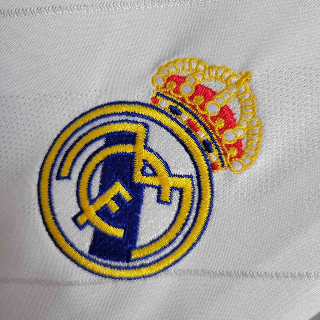 camisa-pronta-entrega-real-madrid-merengues-home-titular-1-2017-18-adidas-retro-masculina-masculino-fly-emirates-la-liga-champions-branco-branca-azul-cristiano-ronaldo-benzema-bale-ramos-modric-kroos