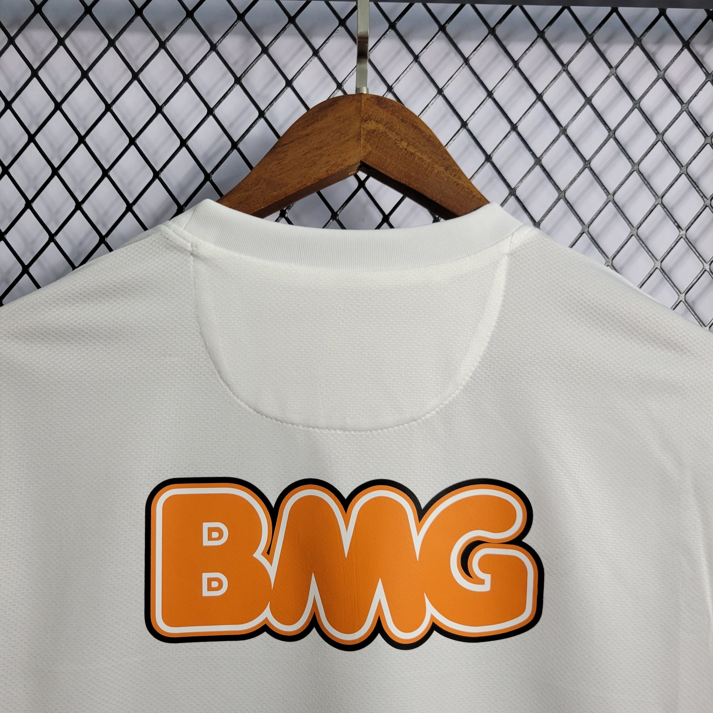 camisa-pronta-entrega-santos-peixe-home-titular-1-2011-12-nike-retro-masculina-masculino-bmg-branca-branco-neymar-ganso-elano-danilo-durval-arouca