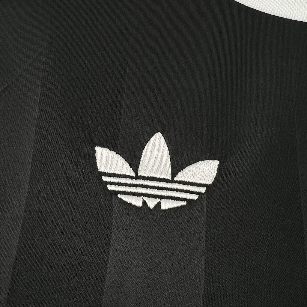 Camisa Pronta Entrega Real Madrid Treino 2025/26 - Adidas Torcedor Masculina - Preta/Branca