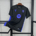 Camisa Pronta Entrega Barcelona Edição Kobe Bryant 2025/26 - Torcedor Masculina - Preta/Roxa