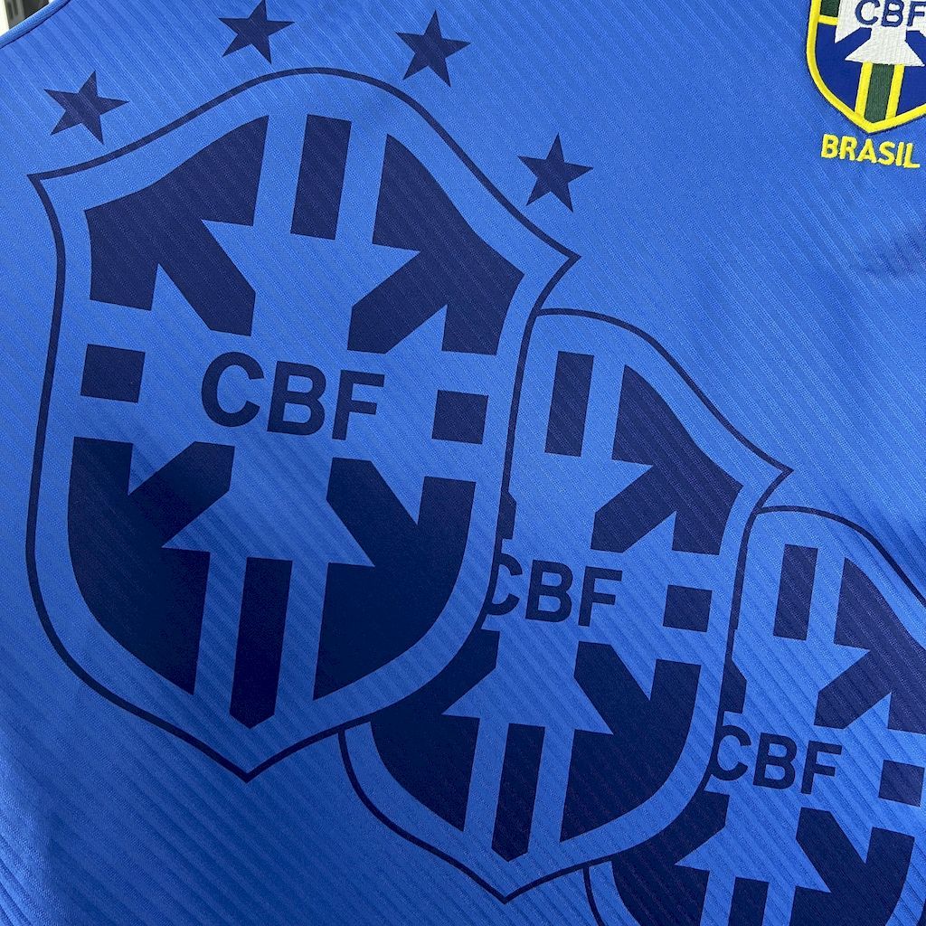 Camisa Pronta Entrega Seleção Brasileira Away 1993/1994 - Umbro Retrô Masculina - Azul/Branca