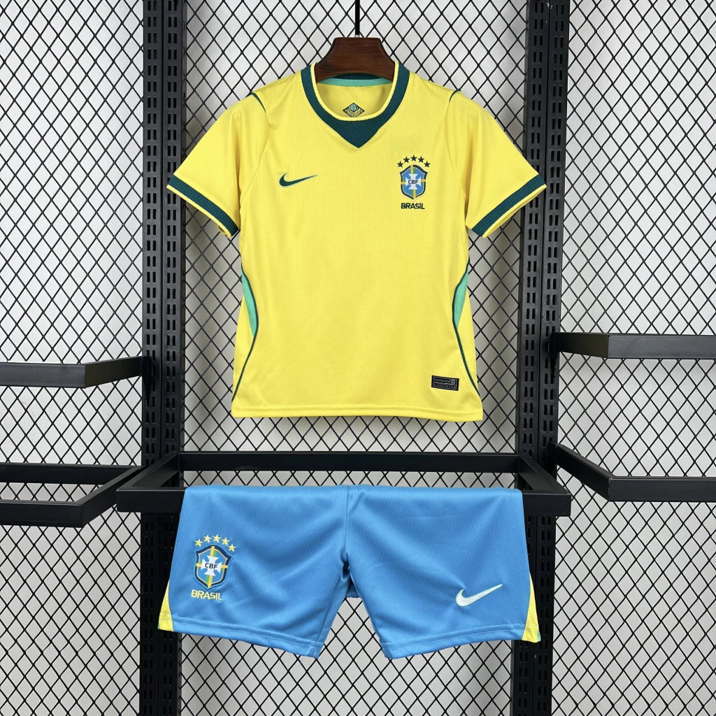 Kit Infantil Pronta Entrega Seleção Brasil Home 2026/27 - Nike Torcedor - Amarela/Azul