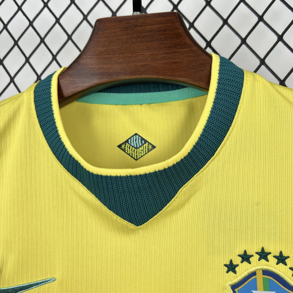 Kit Infantil Pronta Entrega Seleção Brasil Home 2026/27 - Nike Torcedor - Amarela/Azul